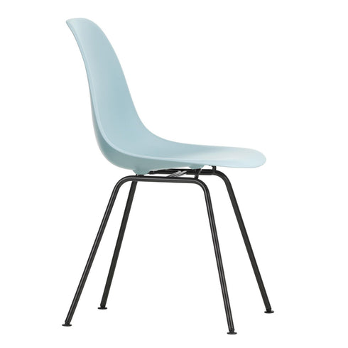 Cadeira Eames em Plástico DSX / Base Preta